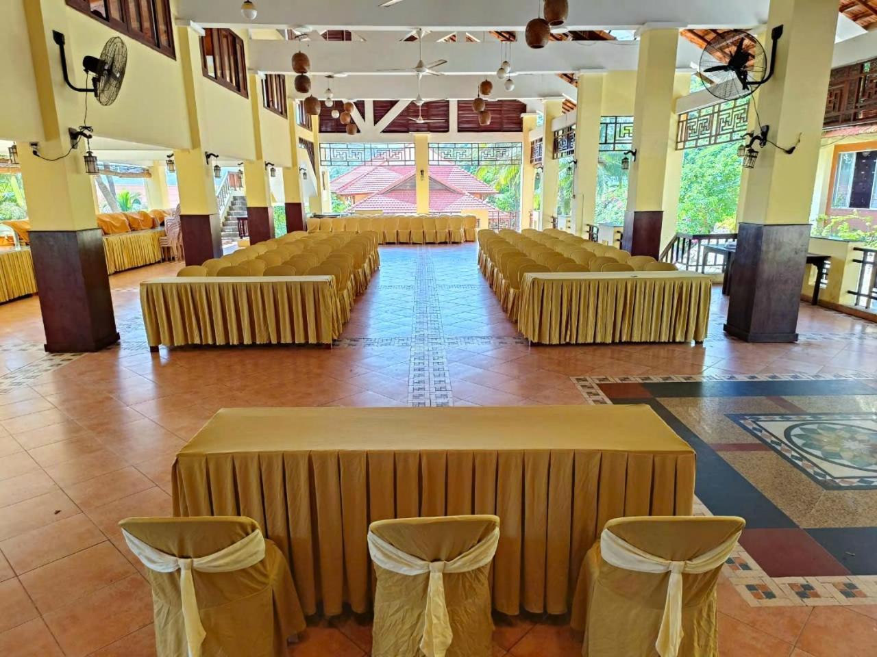 מואי נה Hon Rom Central Beach Resort מראה חיצוני תמונה